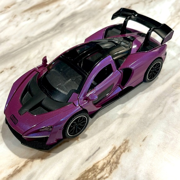 McLaren Senna Pull Back Toy Car with Lights and Sounds Newad Toys - Picture 4 of 9